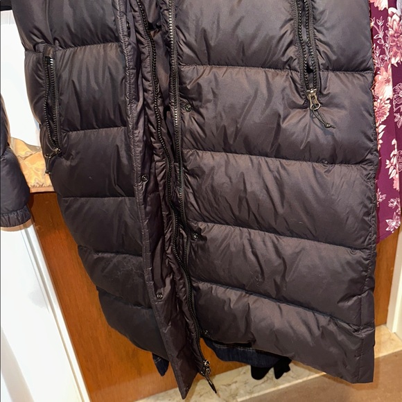 The North Face Women's Long Black Puffer Jacket - Picture 11 of 12